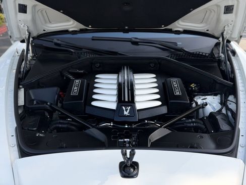 Used 2017 Rolls-Royce Wraith RWD image 24
