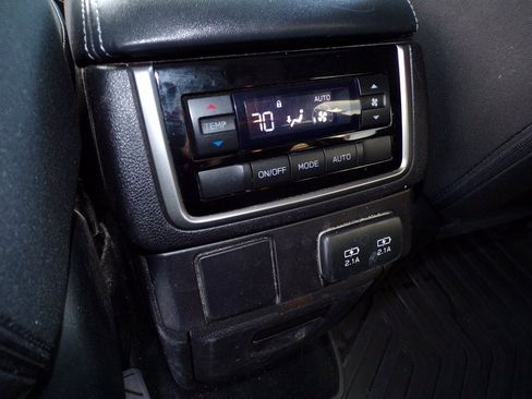 Used 2019 Subaru Ascent Premium image 16