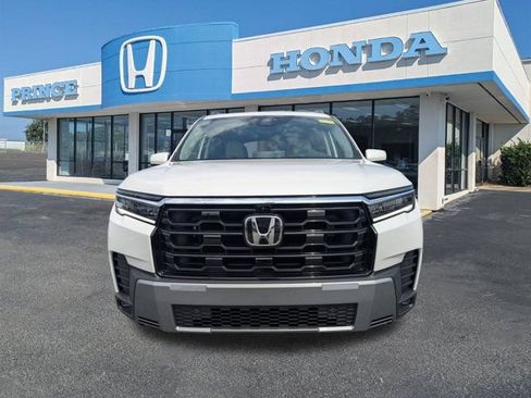 New 2026 Honda Pilot Touring image 9
