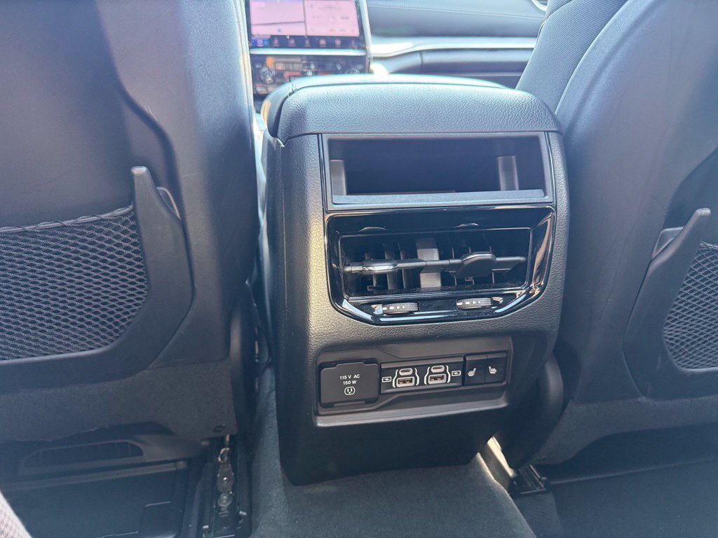 Used 2024 Jeep Grand Cherokee Limited AWD/4WD image 26