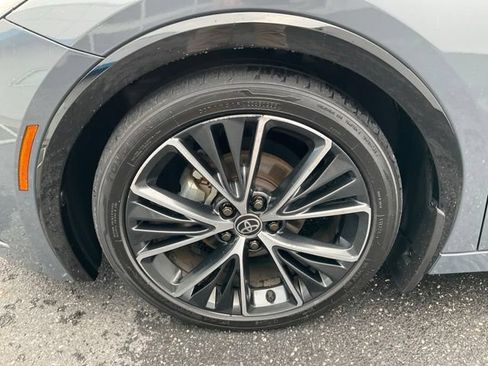 Used 2023 Toyota Prius XLE FWD image 18