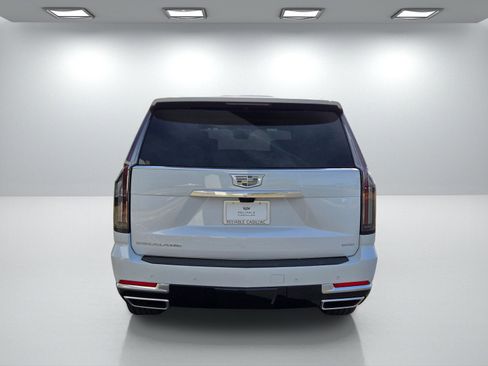 New 2026 Cadillac Escalade Luxury w/ LPO, Radiant Package image 5
