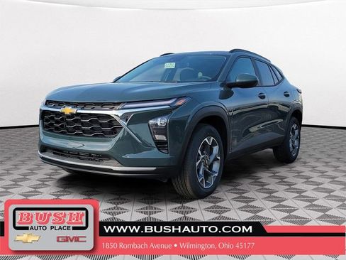 New 2026 Chevrolet Trax LT image 2
