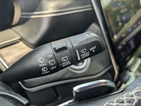Used 2022 Jeep Grand Cherokee L Limited AWD/4WD image 28