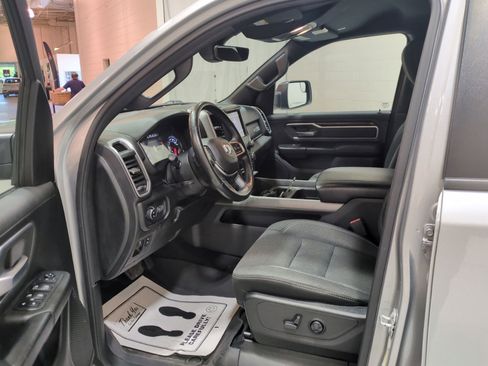 Used 2019 RAM 1500 Big Horn AWD/4WD image 16