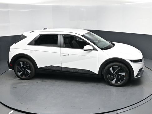 New 2026 Hyundai Ioniq 5 SEL image 7