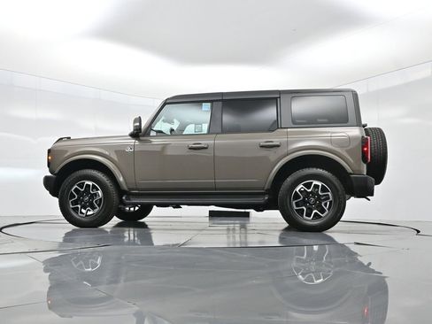 Used 2025 Ford Bronco Outer Banks image 52