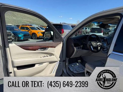 Used 2015 Cadillac Escalade Premium AWD/4WD image 10