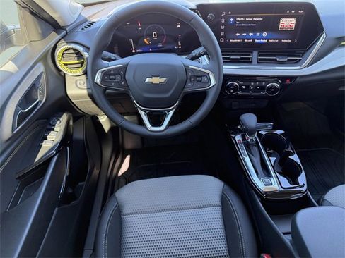 New 2026 Chevrolet Trax LT w/ Driver Confidence Package image 18