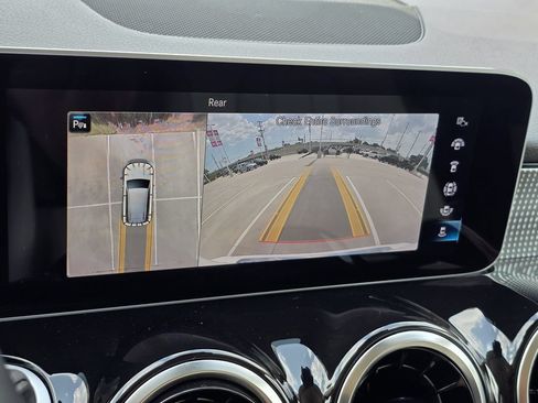 Used 2021 Mercedes-Benz GLB 250 image 23