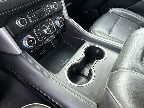 Used 2021 GMC Yukon XL SLT image 22