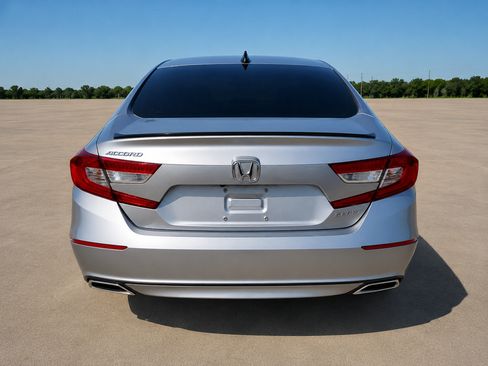 Used 2022 Honda Accord Sport image 3
