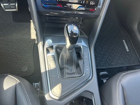 Used 2024 Volkswagen Tiguan SE R-Line image 54