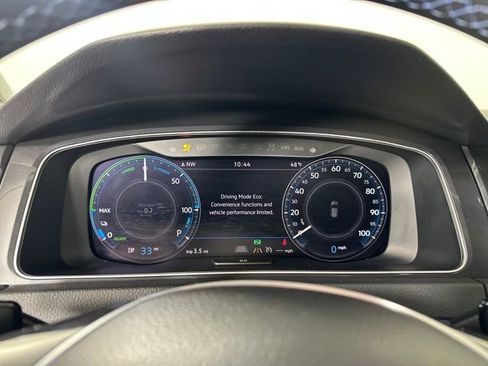 Used 2019 Volkswagen e-Golf SEL Premium image 17