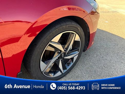 Used 2022 Hyundai Elantra Limited FWD image 12