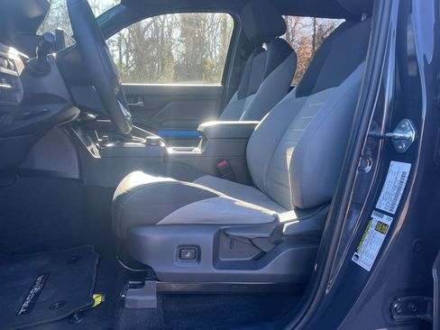 Used 2025 Toyota Tacoma TRD Off-Road image 24