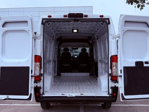 Used 2025 RAM ProMaster 2500 w/ Convenience Group FWD image 23