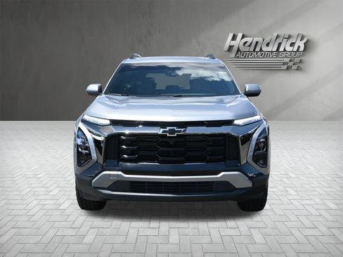 Used 2026 Chevrolet Equinox ACTIV w/ Convenience Package III FWD image 3