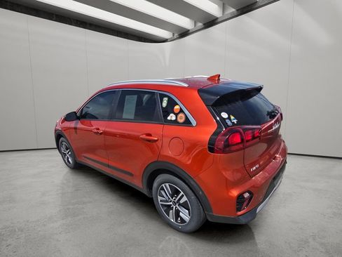 Used 2022 Kia Niro LXS image 5