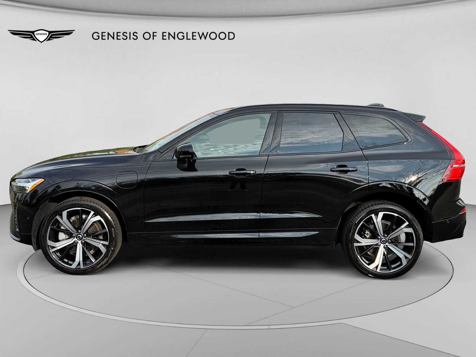 Used 2024 Volvo XC60 T8 Ultimate w/ Climate Package AWD/4WD image 13