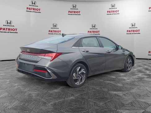 Used 2025 Hyundai Elantra SEL FWD image 5