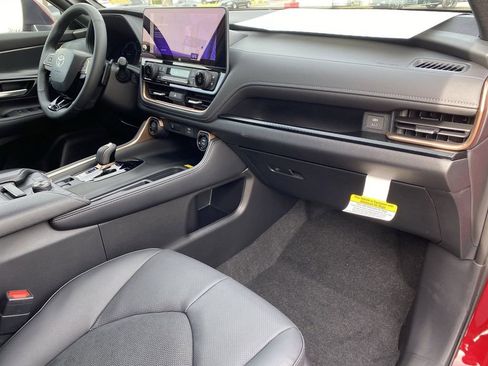 Certified 2026 Toyota Grand Highlander AWD Hybrid image 18