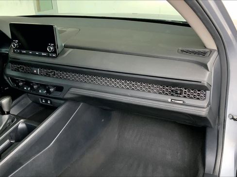 Used 2023 Honda Accord LX image 19