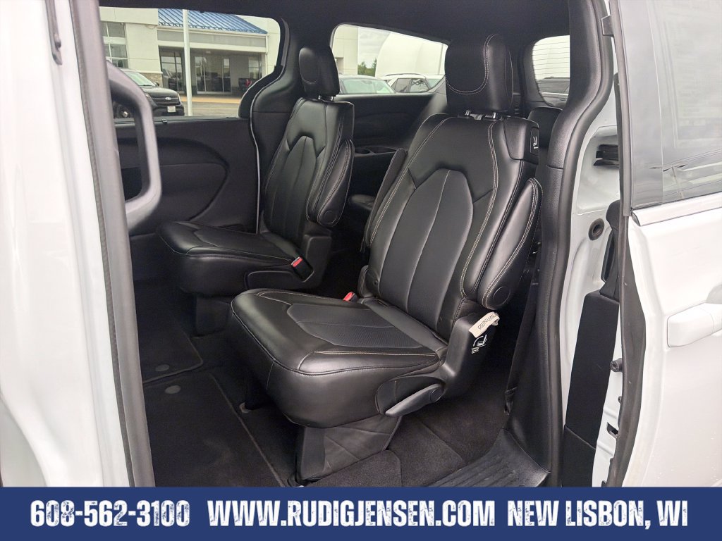 Used 2025 Chrysler Pacifica Select FWD image 23