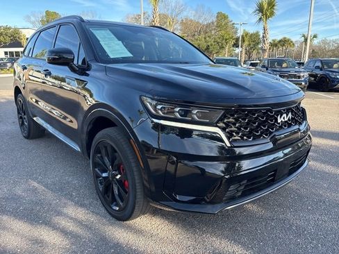 Certified 2023 Kia Sorento SX image 3