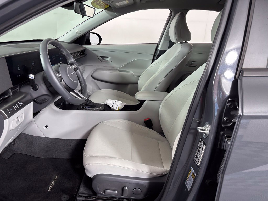 Used 2024 Hyundai Kona SEL AWD/4WD image 24