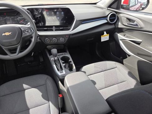 New 2026 Chevrolet Trax LS w/ LS Convenience Package FWD image 28