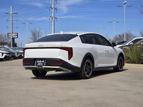 New 2026 Kia K4 EX image 4