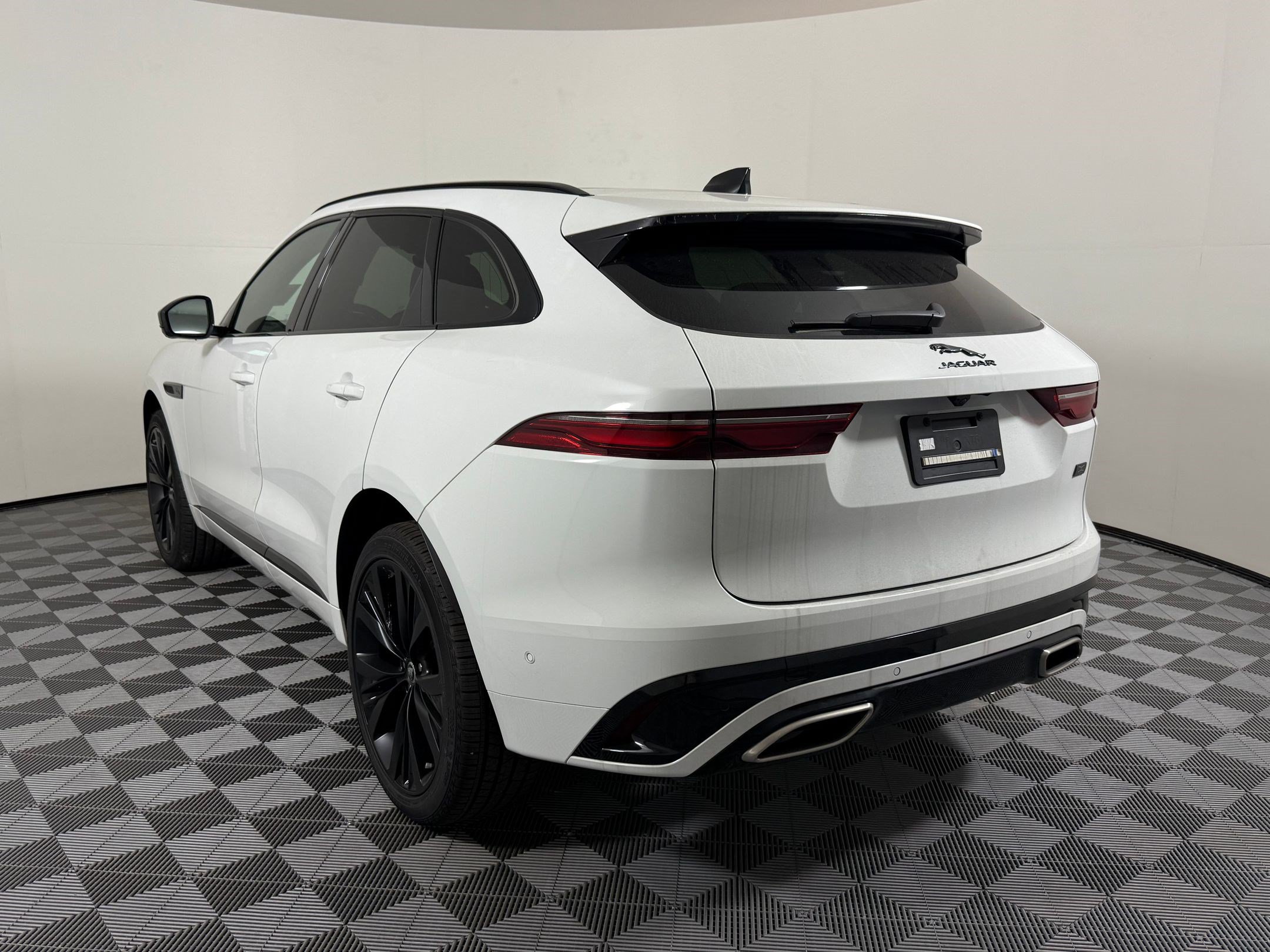 New 2026 Jaguar F-PACE R-Dynamic S AWD/4WD image 3