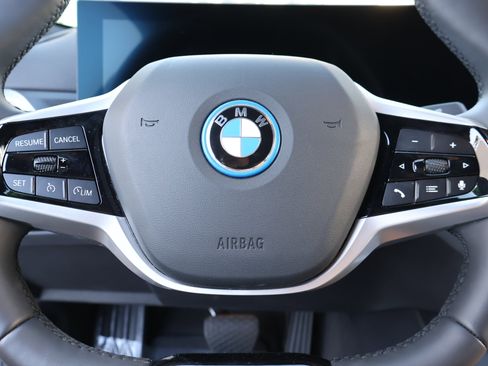 Used 2025 BMW i4 xDrive40i w/ Parking Assistance Package image 23