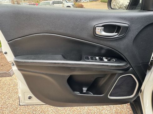 Used 2019 Jeep Compass Latitude w/ Popular Equipment Group image 25