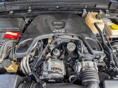 Used 2018 Jeep Wrangler Unlimited Sport S image 26