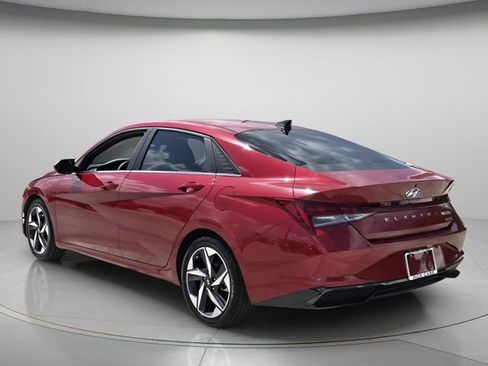 Used 2023 Hyundai Elantra Limited FWD image 4