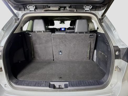 Used 2023 Toyota Highlander XLE FWD image 26
