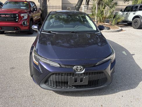 Used 2022 Toyota Corolla LE FWD image 2