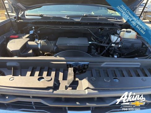 Used 2024 Chevrolet Silverado 2500 LT w/ Convenience Package image 3