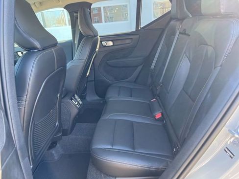 Certified 2025 Volvo XC40 B5 Plus image 24
