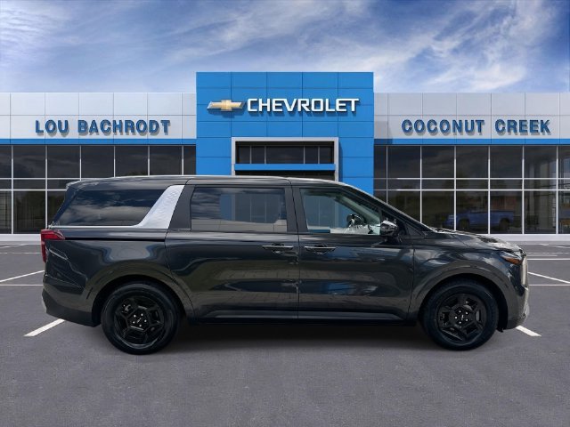 Used 2026 Kia Carnival FWD image 9