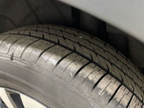 Used 2024 Volkswagen Tiguan S image 38