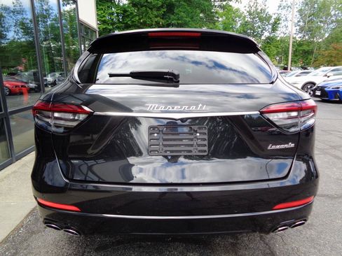 Used 2023 Maserati Levante GT AWD/4WD image 6