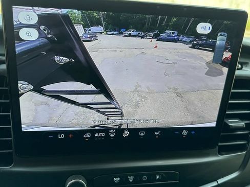 Used 2023 Ford E-Transit Medium Roof RWD image 16