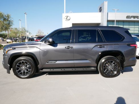 Used 2023 Toyota Sequoia 4WD image 3