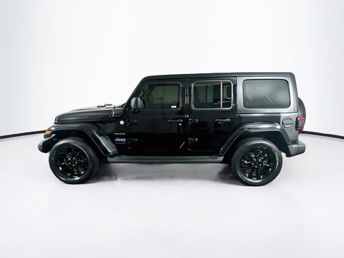 Used 2023 Jeep Wrangler Unlimited Sahara w/ Dual Top Group AWD/4WD image 4