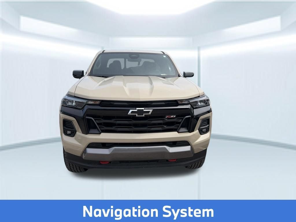 Used 2024 Chevrolet Colorado Z71 w/ Z71 Convenience Package 2 AWD/4WD image 2