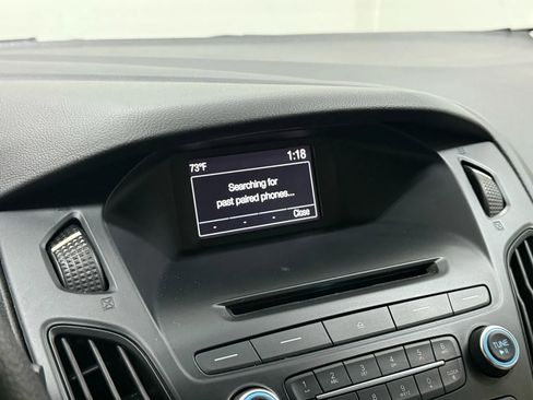 Used 2015 Ford Focus SE image 25