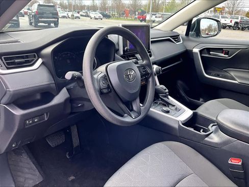 Used 2025 Toyota RAV4 XLE image 8